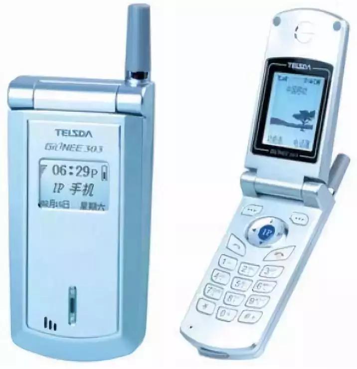 2003年1月,在成立不到半年的时候,金立就推出了首部产品——gionee303
