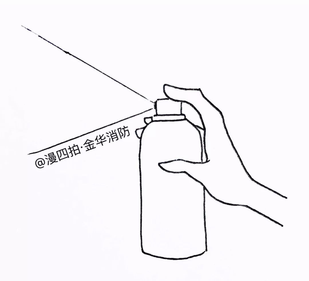静电导致油桶爆燃,火苗蹿出瞬间吞没两人