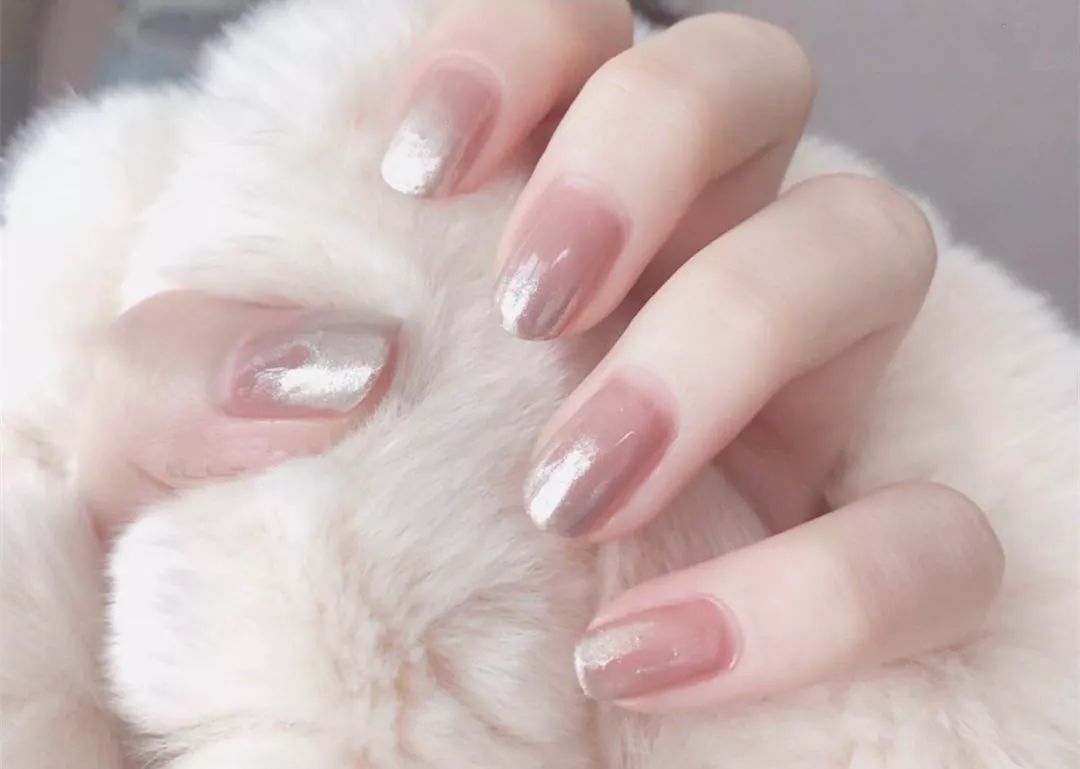 夏日氧气感美甲温柔清爽巨显白