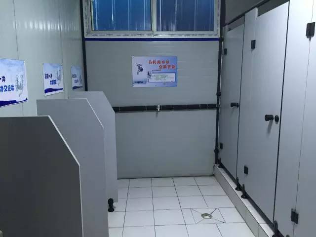 工人生活区环境工人生活区环境北侧外架安全管理现场形象标准化管理
