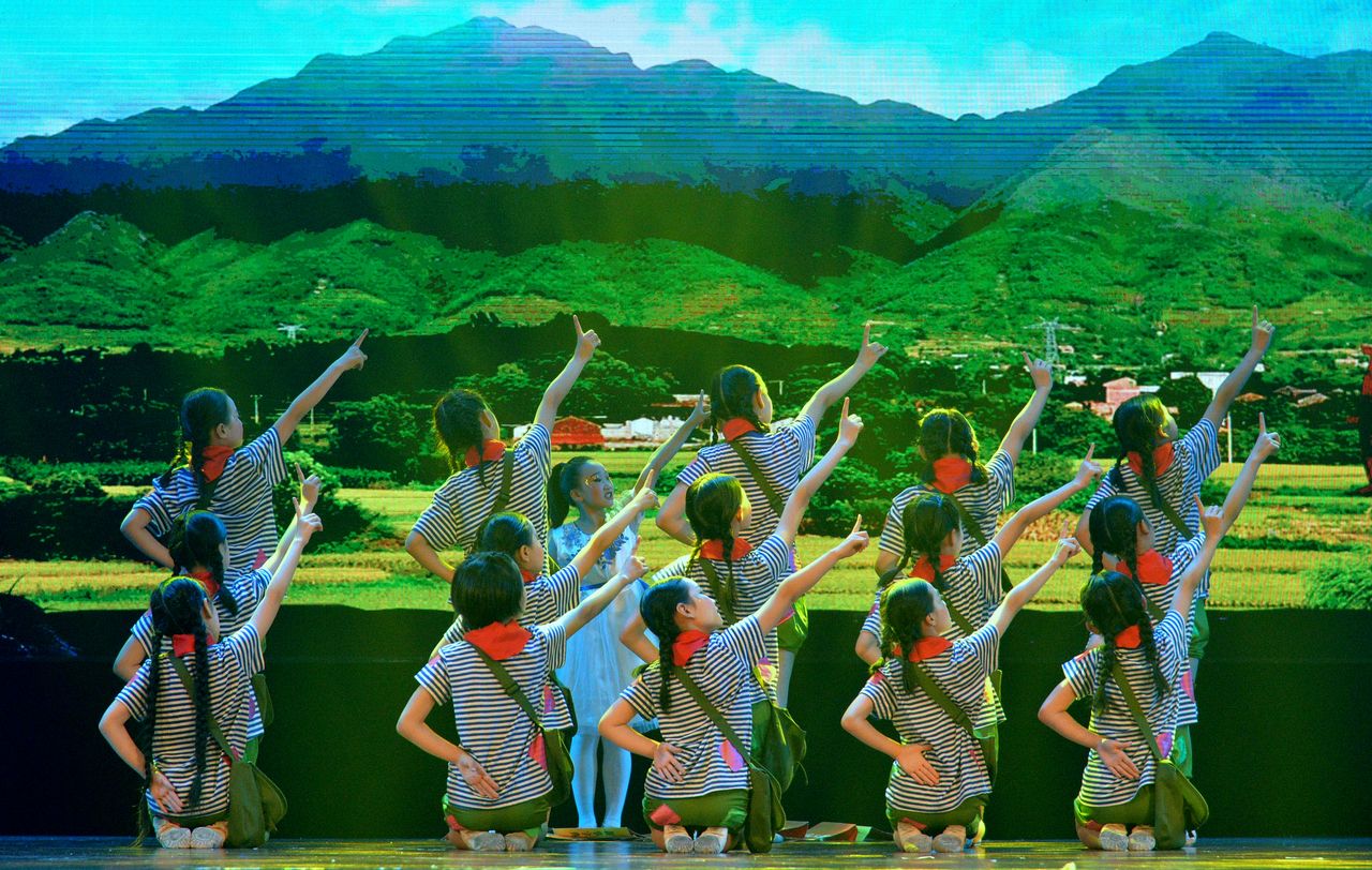 中国荷花舞蹈联盟少儿舞蹈展演在湖北襄阳举行
