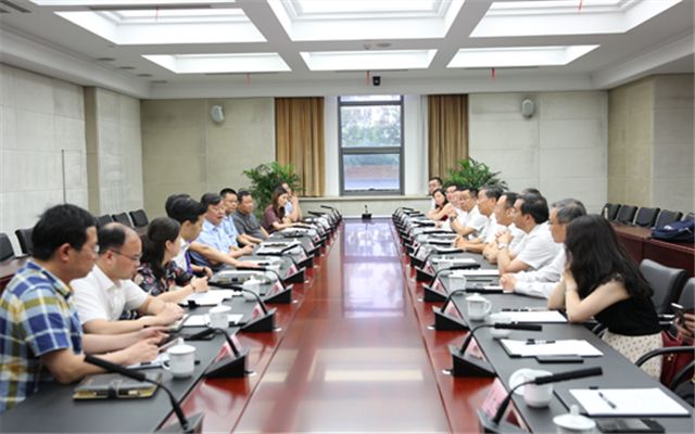 四川发展控股公司董事长拜会重庆渝富集团广安得利