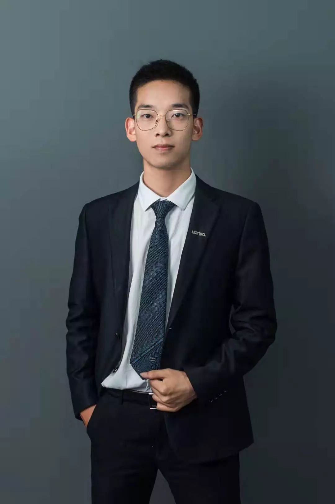 黄杰宇,江苏淮安人,2017年毕业于徐州师范大学,按照既行的轨道他会