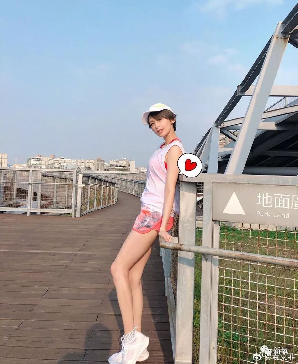 脸比郭碧婷 ab还精致,曾让昆凌做配的她,剪个短发彻底爆红!_袁艾菲