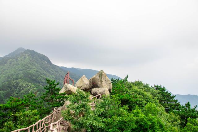 天氣這麼熱不如去192度的羅田薄刀峰爬山吃吊鍋