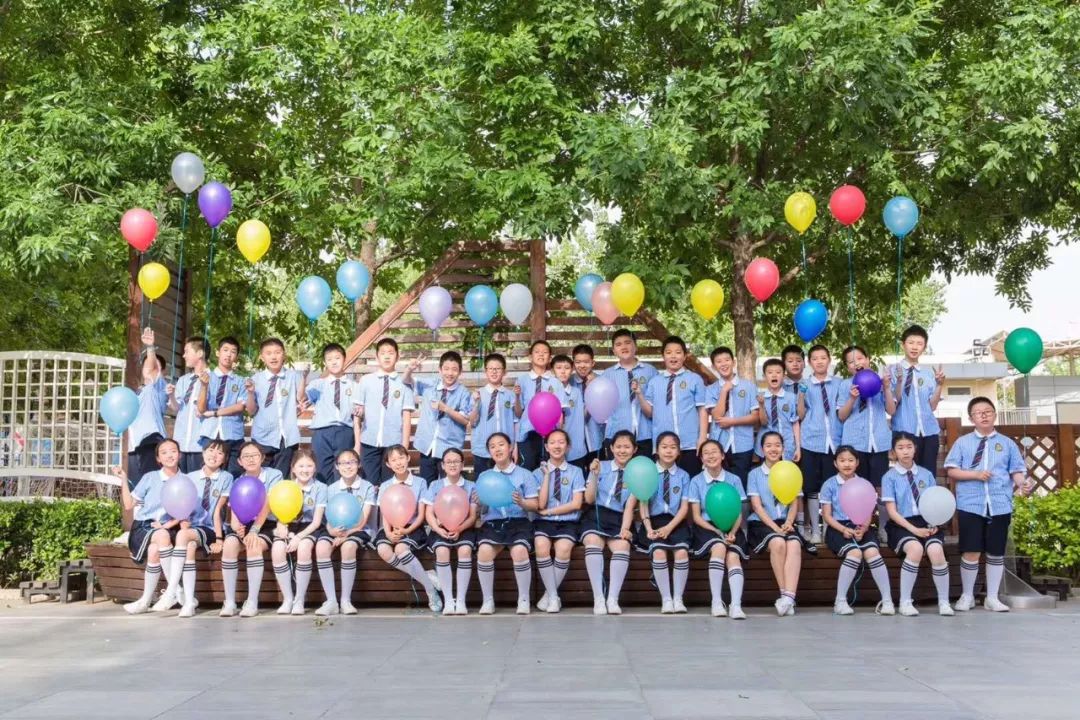 海淀学校的创意毕业照,必须c位出道!