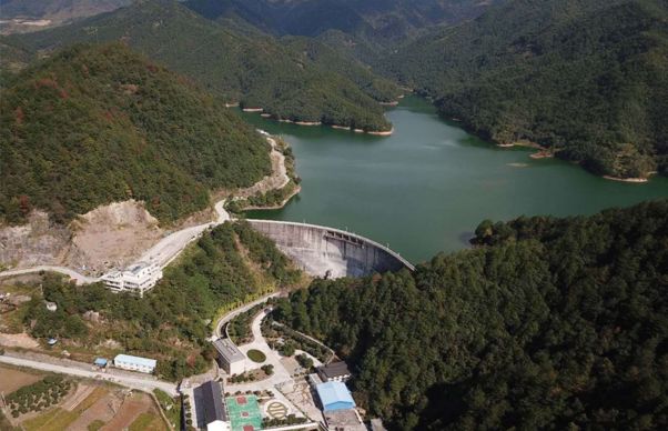 西宅里渡口西宅里渡口位于东阳市马宅镇南江水库,西宅里至马鞍山,渡距