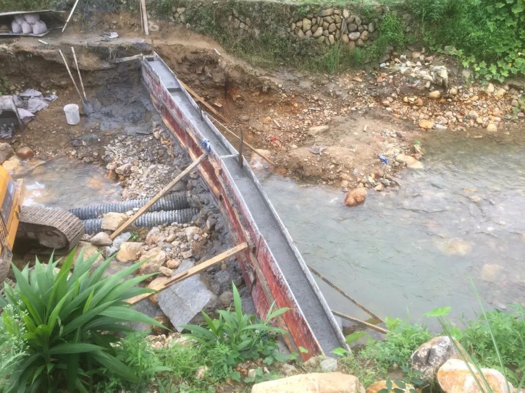 桥头又现豆腐渣工程这回真的误会了