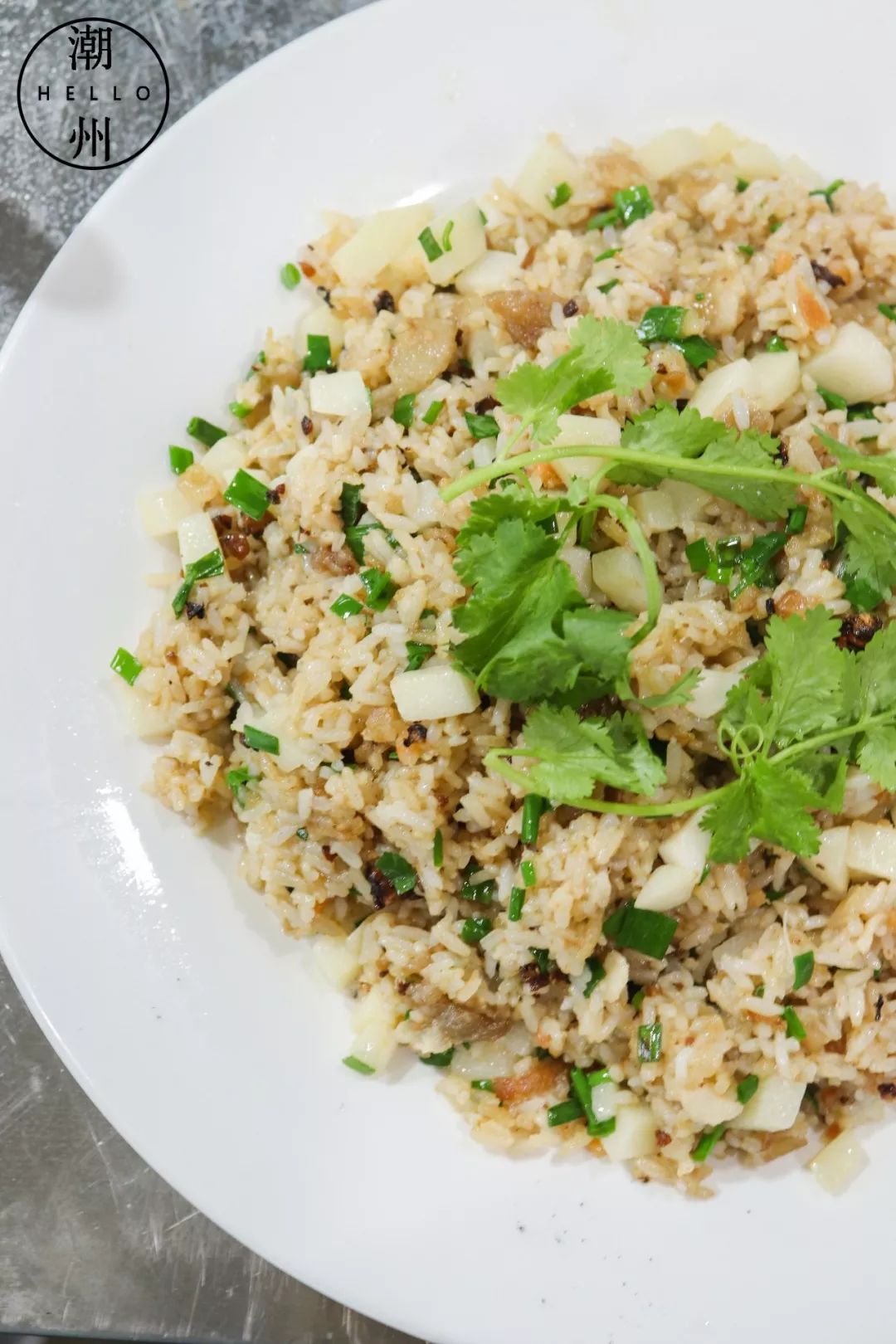 笋饺作为潮汕传统美食又称虾米笋饺再淋上著名的江东菜脯 香味扑鼻