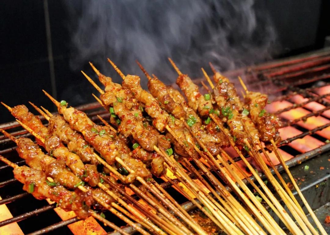 贵阳这家二十年的烤肉店每天都要串15000串!_小食