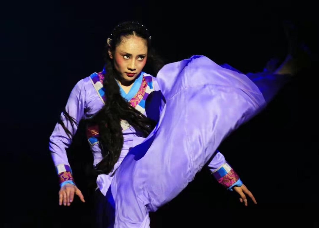 民族舞剧红罂粟尘埃落定在锦城艺术宫连演四场爆满