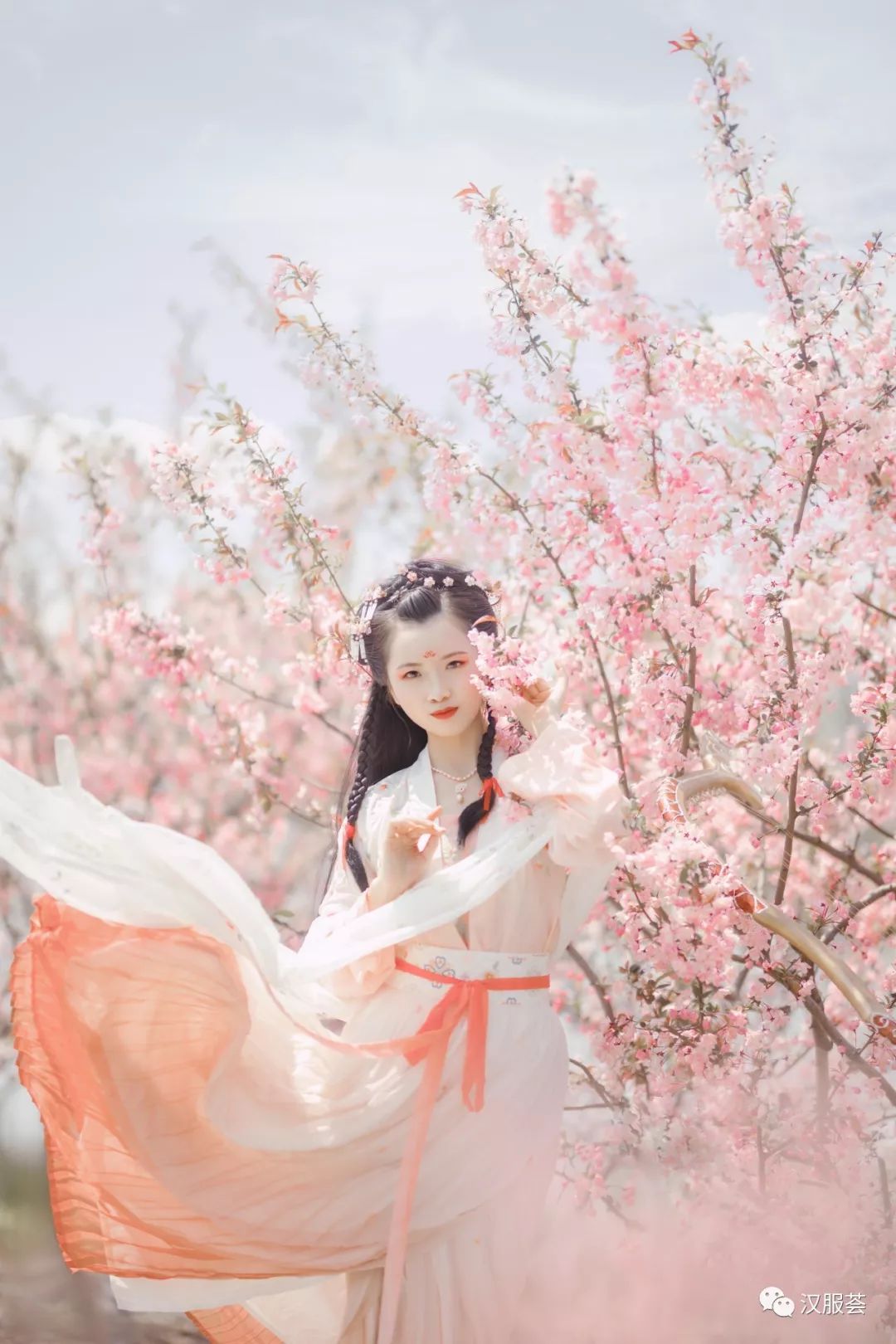 汉服美景海棠春睡