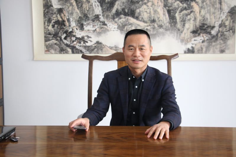 董事长陈玉林分享了《新型后整理技术的研发及实效》:在技术创新研讨