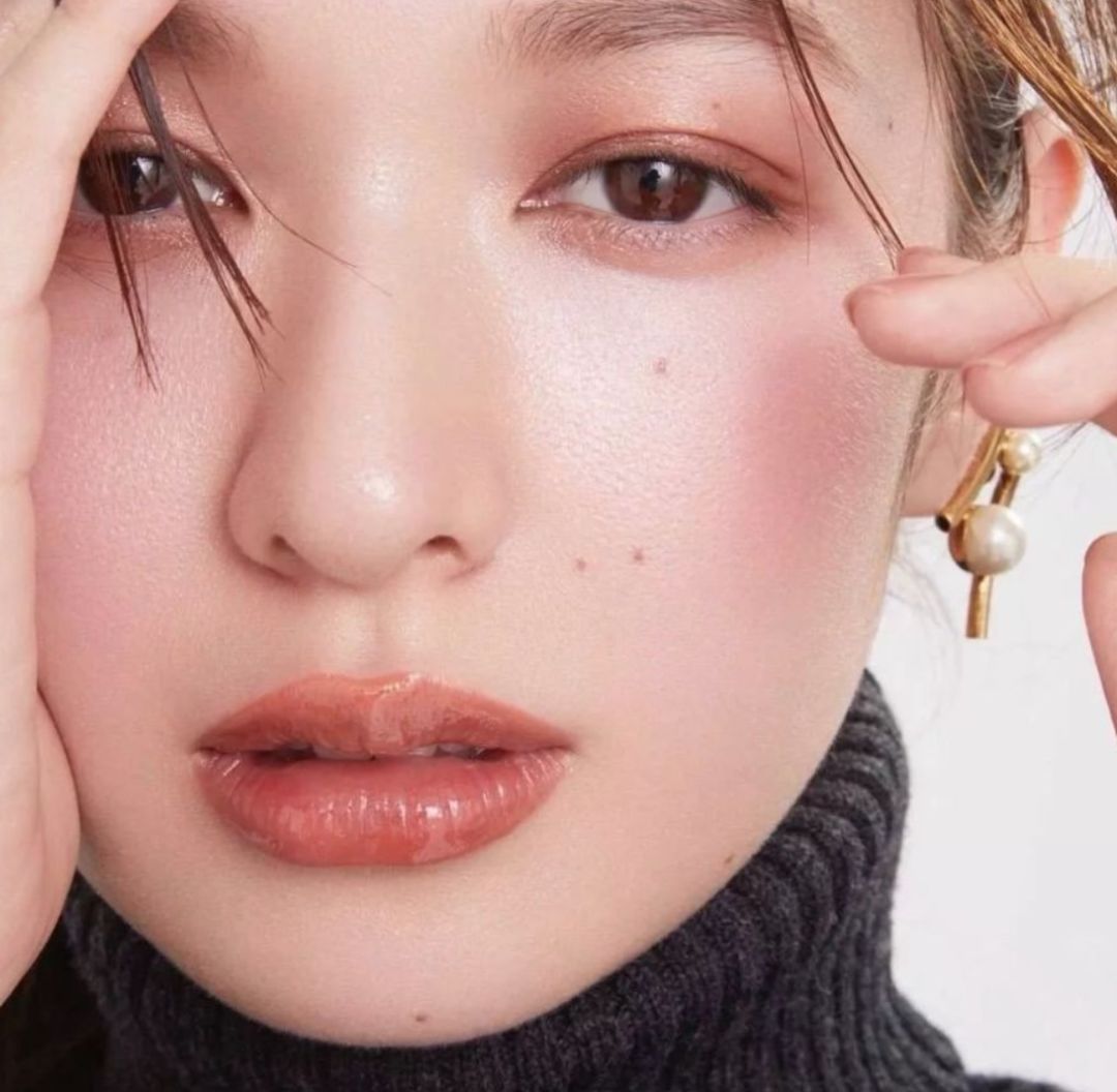 减龄的蜜桃粉妆容=初老?_粉色