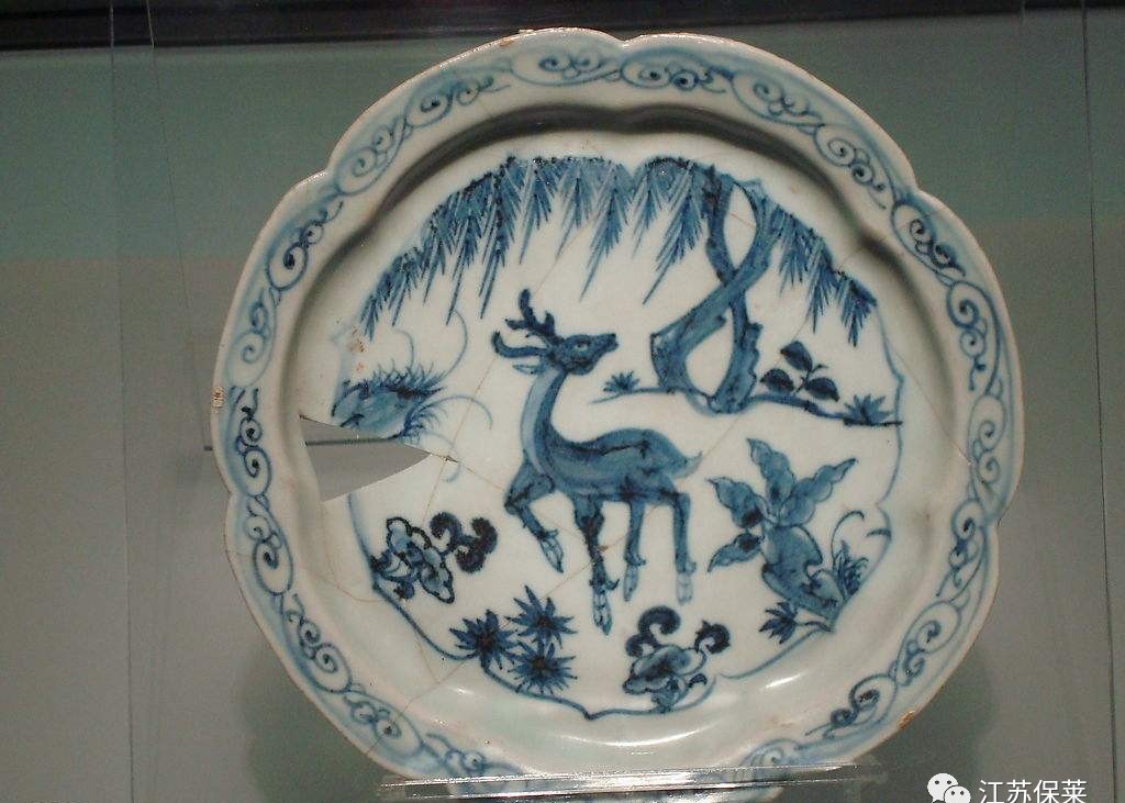 原来景德镇在宋代以前,烧造瓷器用的胎土只有"瓷石"一种原料.