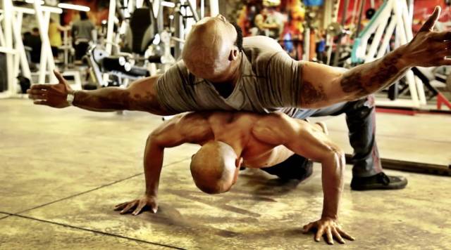 常年体脂6徒手健身大神frankmedrano是如何做到的