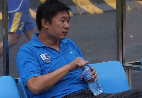 那场比赛,蔺新江早早换下了队中王牌韩金铭.