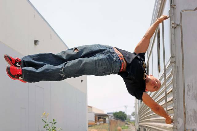 常年体脂6徒手健身大神frankmedrano是如何做到的