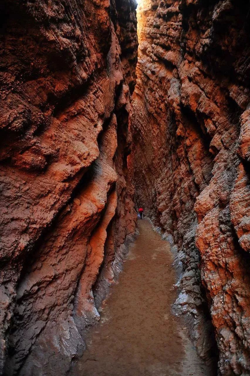 走进新疆腹地看看那震撼人心的大地艺术吧