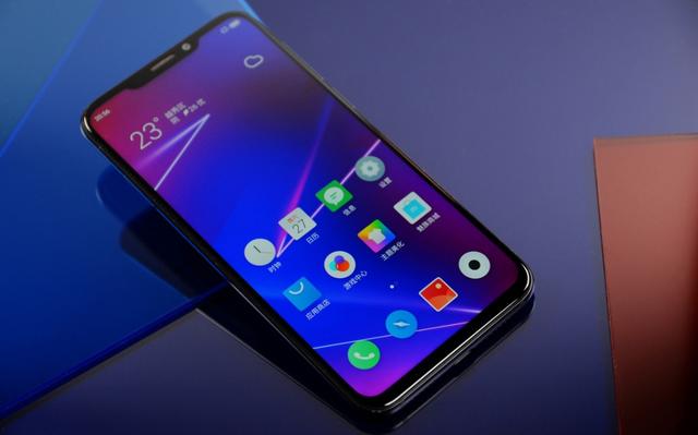 性价比最高的骁龙710手机:定制cof屏幕 轻薄机身,仅1098_机型