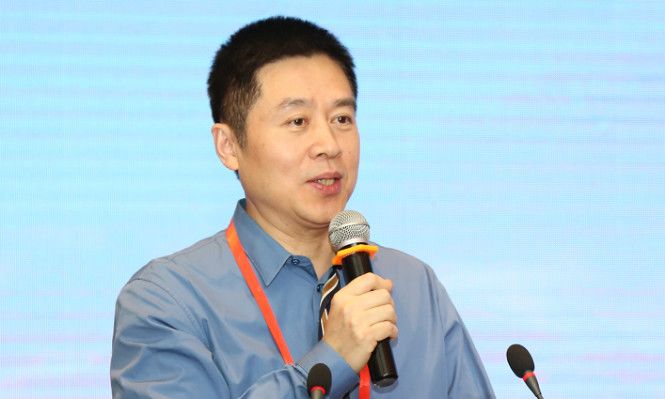 角膜地形图引导,个性化屈光手术会议伊始,广州爱尔眼科医院院长王铮