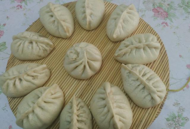 蓬莱人吃包子有水平马厩菜包子你吃过吗发面的吃起来更带劲儿