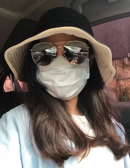 女生为防晒能有多疯狂?连亲妈都快认不出来了