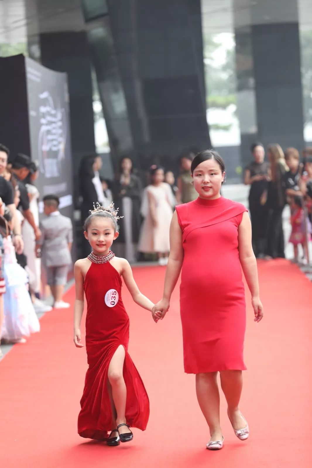 第三季完美童模西安总决赛红毯秀回顾