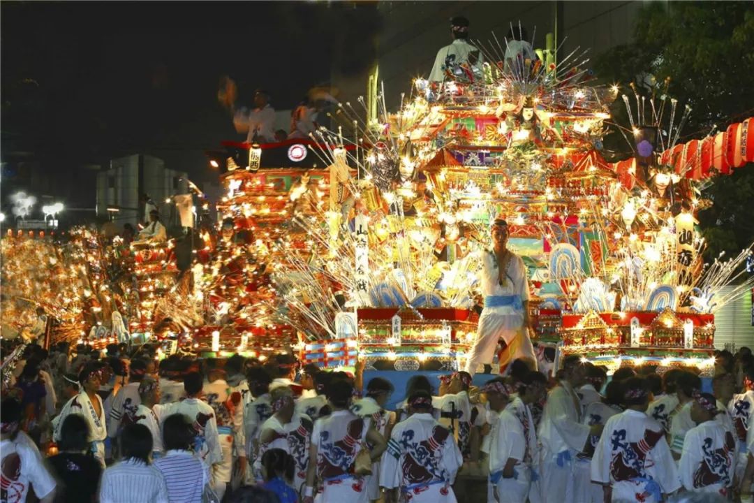 万人狂欢超赞的夏日祭和花火大会来了错过等一年