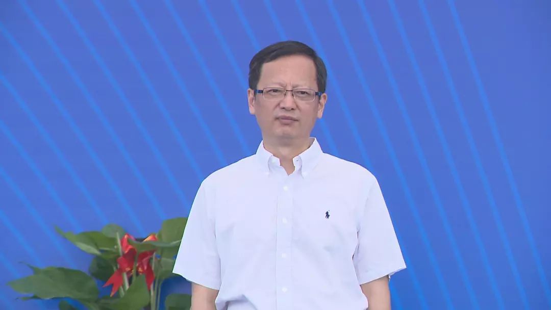 柯桥区委副书记,区长赵如浪致辞,区领导沈祖卫,齐方良,吴汉华出席开工