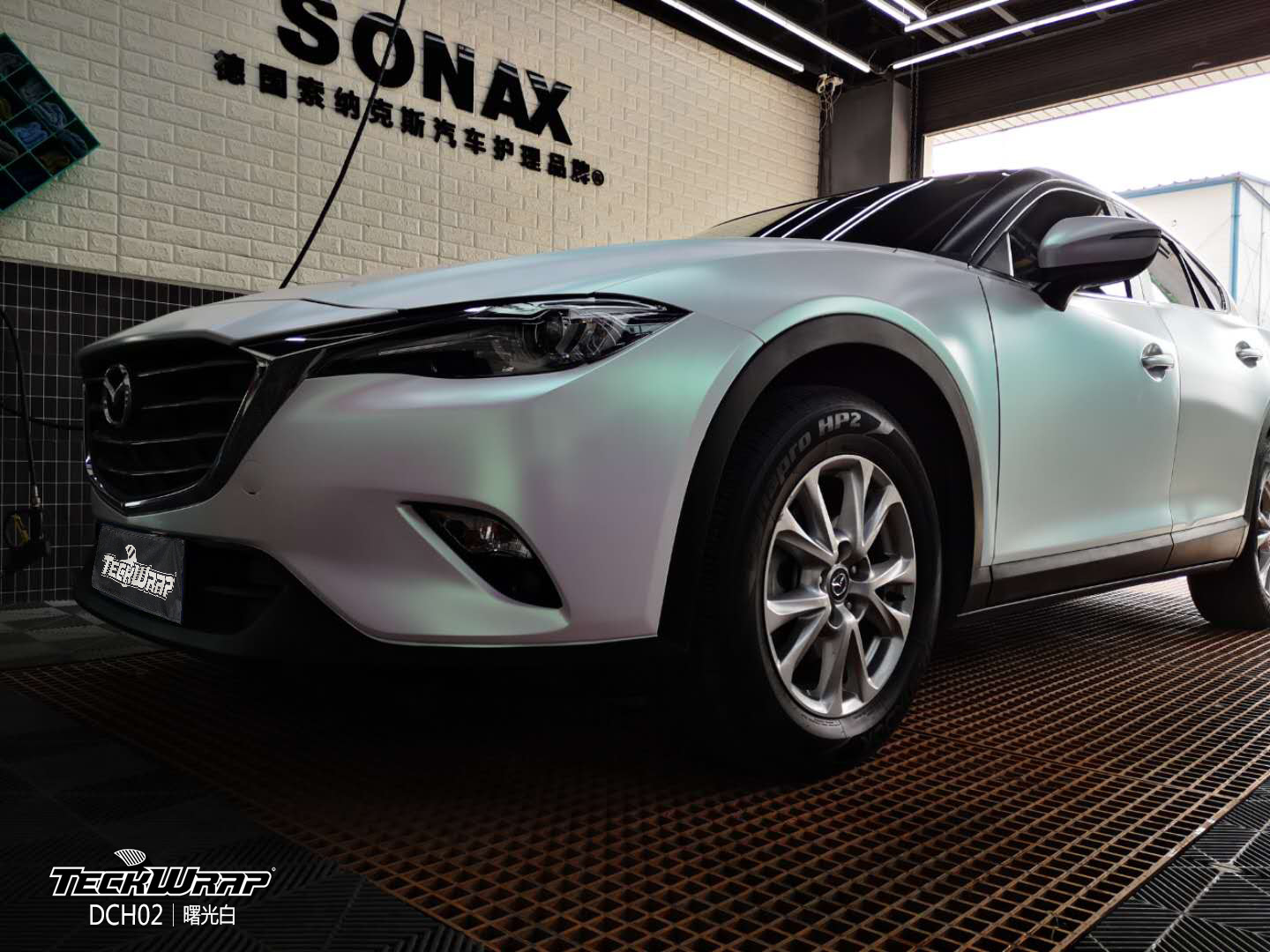 马自达cx4汽车改色贴膜teckwrap美国秃鹰dch02曙光白