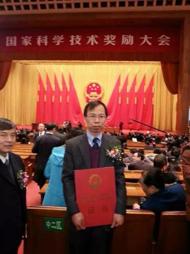 空空的孙飘扬为给自己留条后路筹备了江苏豪森药业,出资人正是岑均达