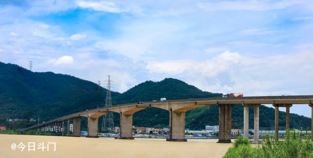 斗门大桥将扩建,方案设计工作已启动编辑:曾小胖珠海特区报被告人何某