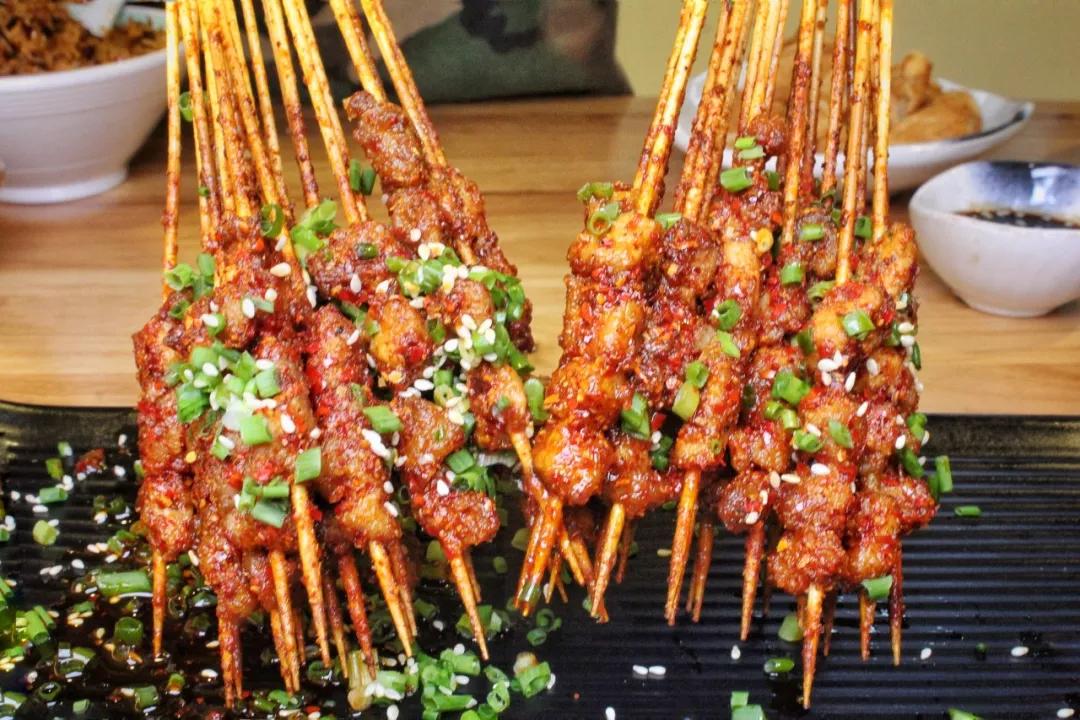 贵阳这家二十年的烤肉店每天都要串15000串!