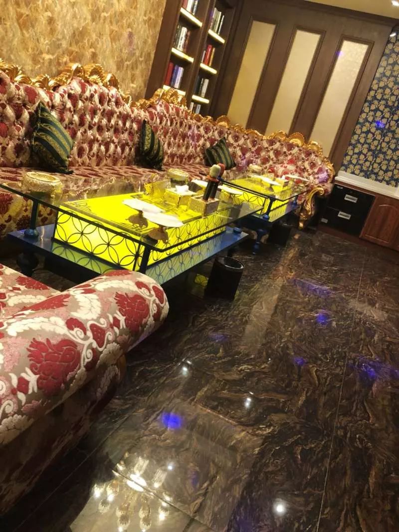 和田好声音ktv试营业开始啦79元无限欢唱万瓶啤酒红牛战狼免费开杯