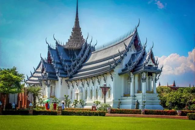 你们都去泰国玩,泰国本地人去哪玩?