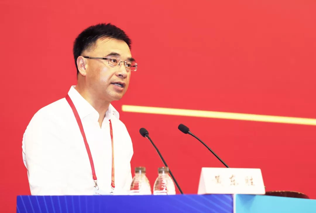 会上,中国医院协会秘书长张宝库宣读《关于同意召开 中国医院协会省级