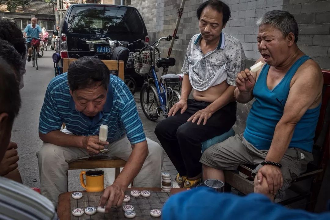 "北京比基尼"| 管制肚皮引发的平等自由之争