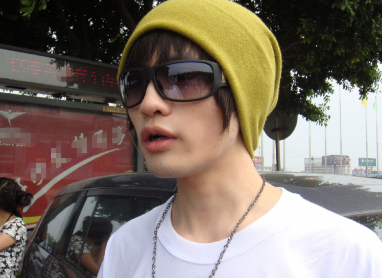 赵本山把他当儿子,成名后却睡了8名粉丝,颜面扫地消失在娱乐圈