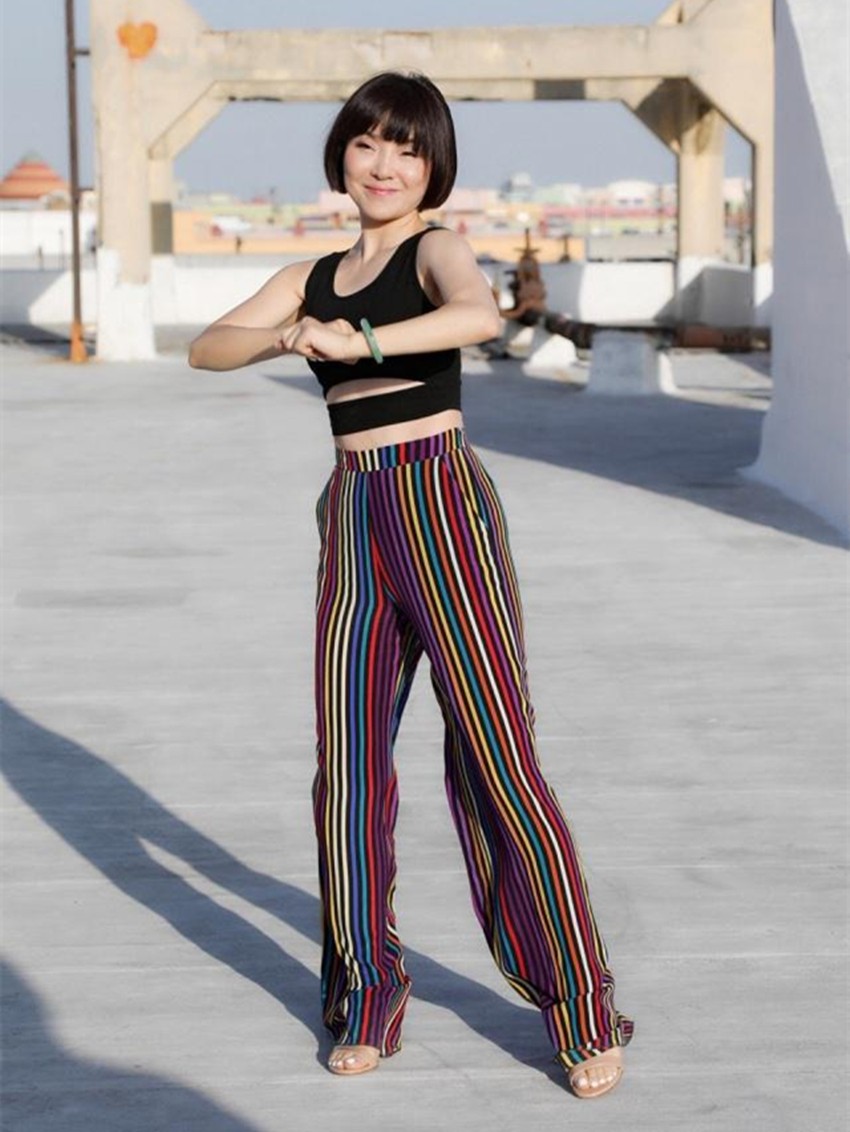 原创51岁歌手陈红近照短发造型数十年未变差点瘫痪如今欲复出