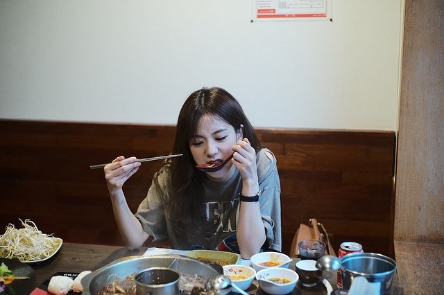 blackpink智秀丽莎可爱的近况又想吃火锅了
