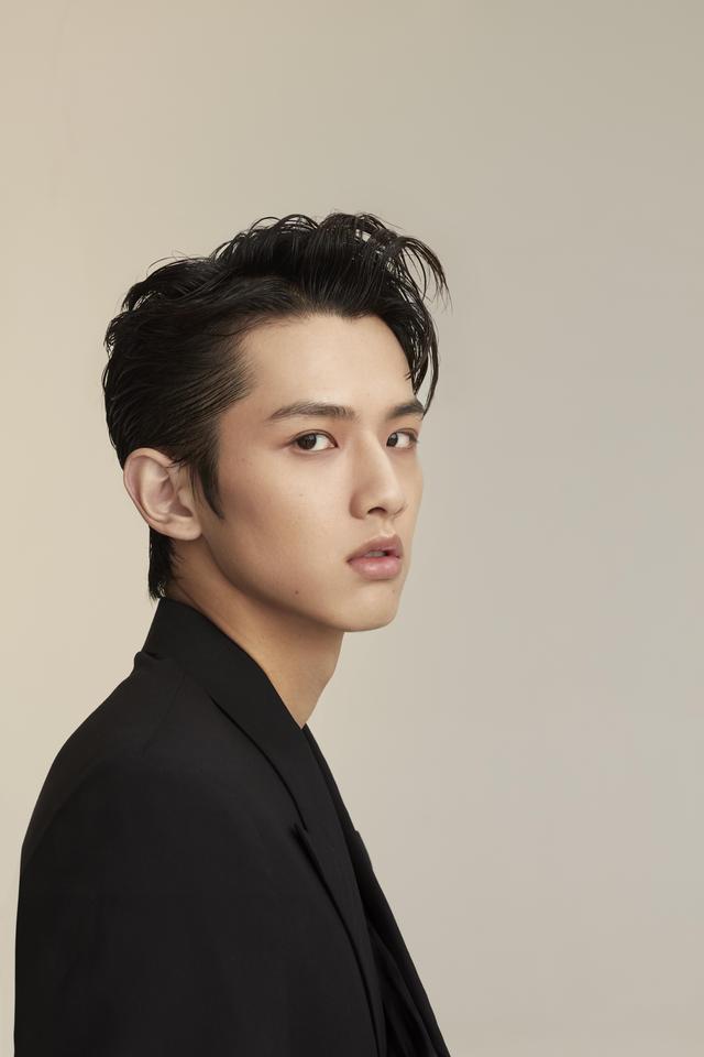 泰洋川禾官宣新人 睿智少年叶盛佳忧郁与帅气并存