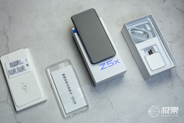 5000毫安大电池 | vivo z5x让你忘记充电这件事!_游戏