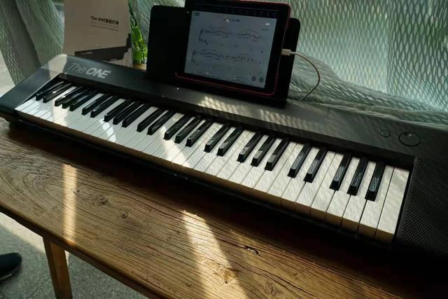 theone电子琴的潮酷年轻时代让这个夏天更有趣