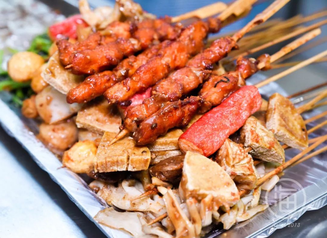 用美食记录海口人的一天!从凌晨6点吃到晚上10点,海南人的24小时都被