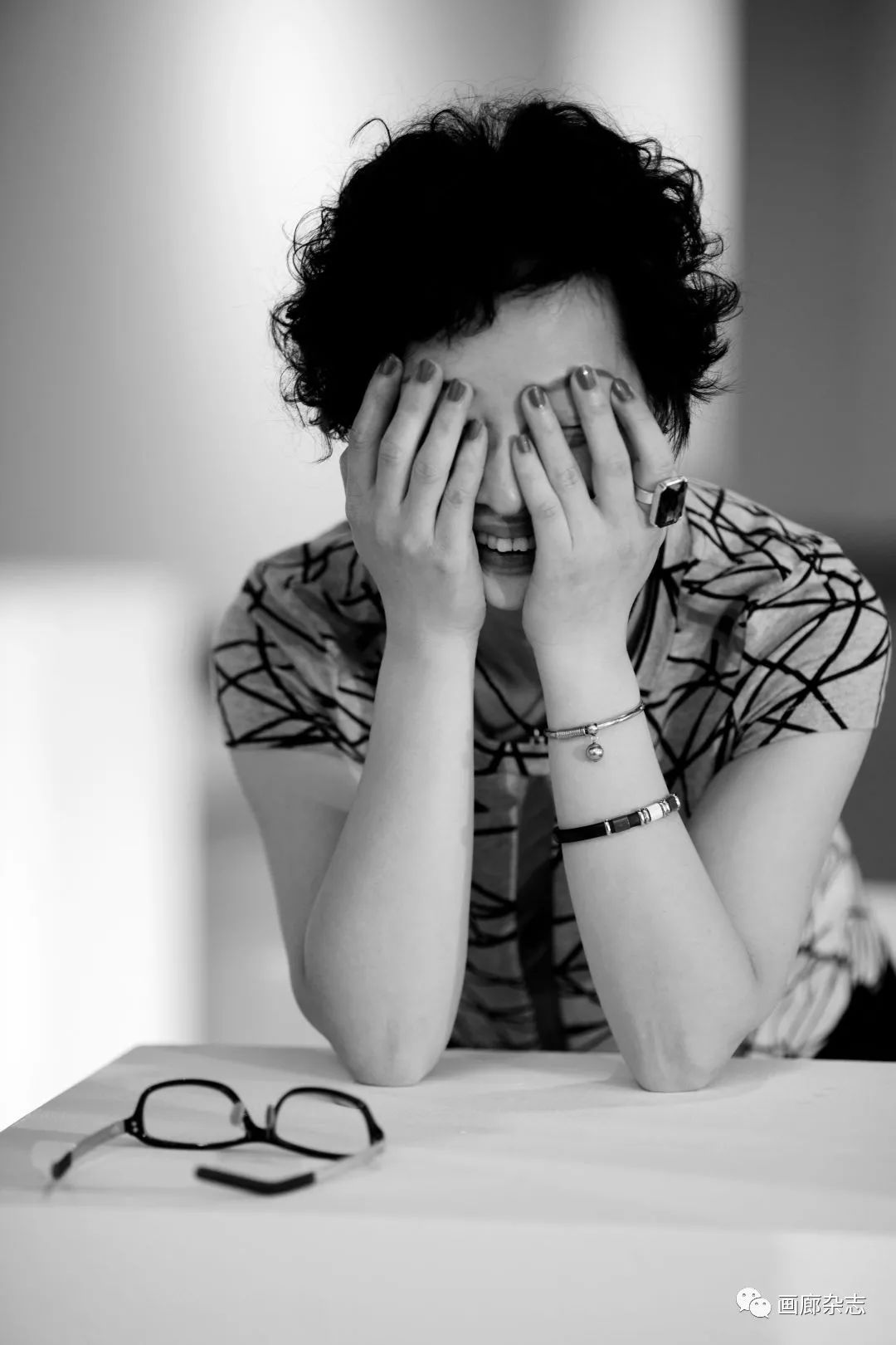 封面人物黄海蓉以肌肤之感触摸与感受世界