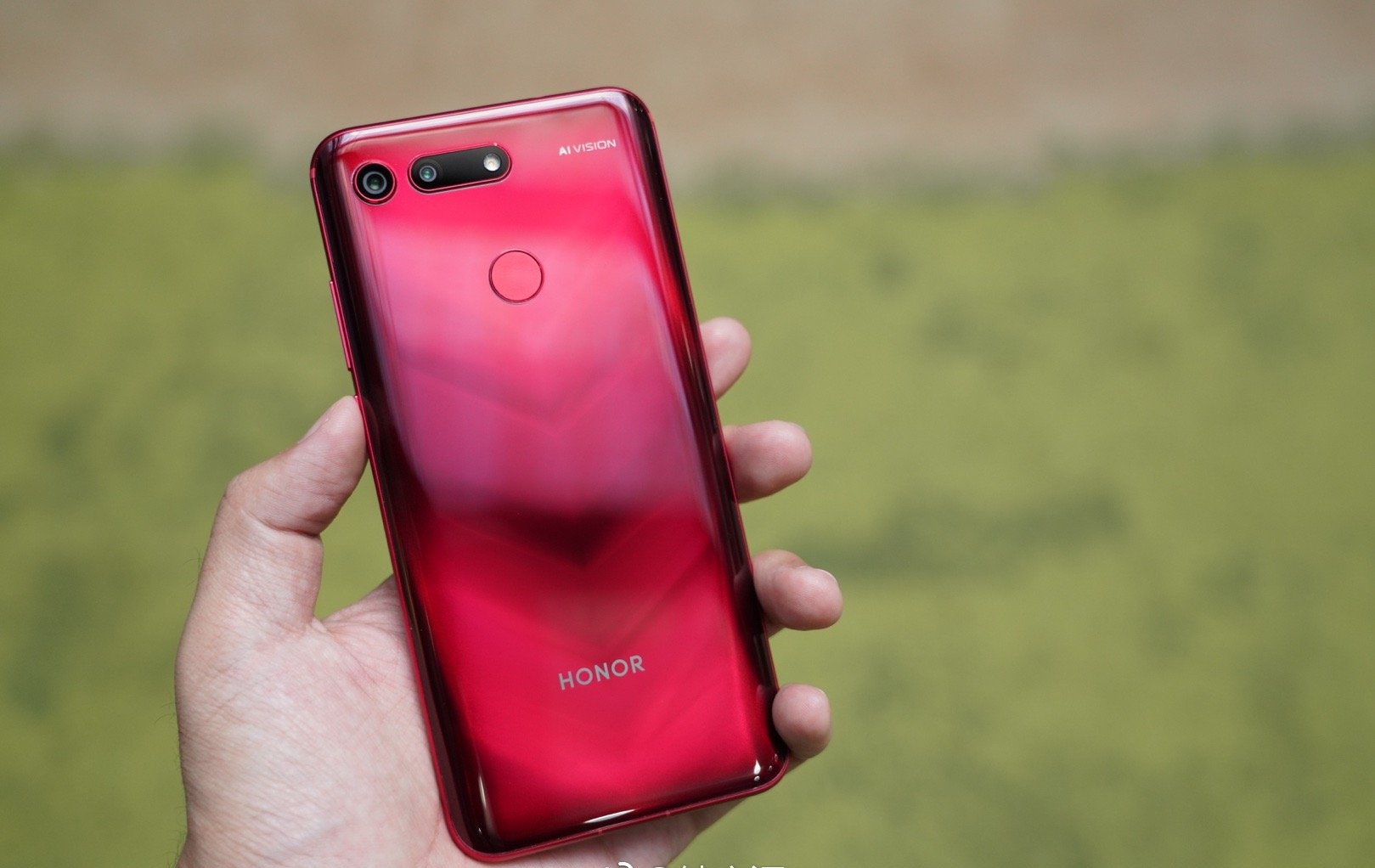 原创又一款麒麟980旗舰加速清仓定价挺良心依旧少人问津