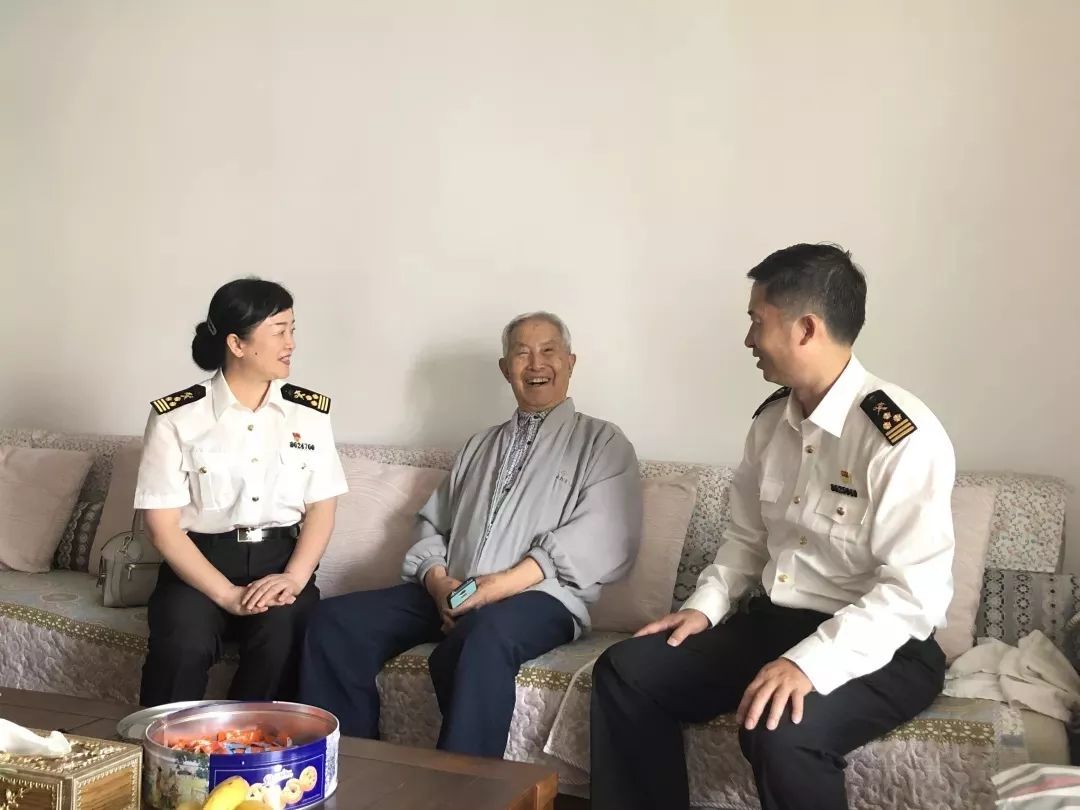 红星闪闪初心不变
