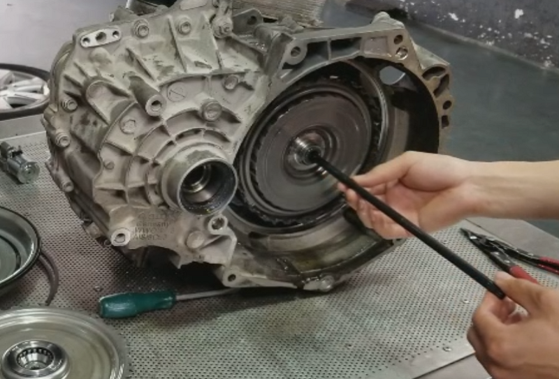 分享迈腾双离合dq250变速箱故障锁挡没倒挡问题维修