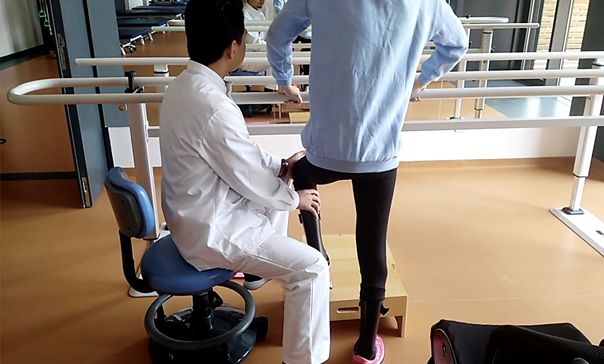 耶鲁研究生腰椎爆裂性骨折康复后重返校园雅达康复